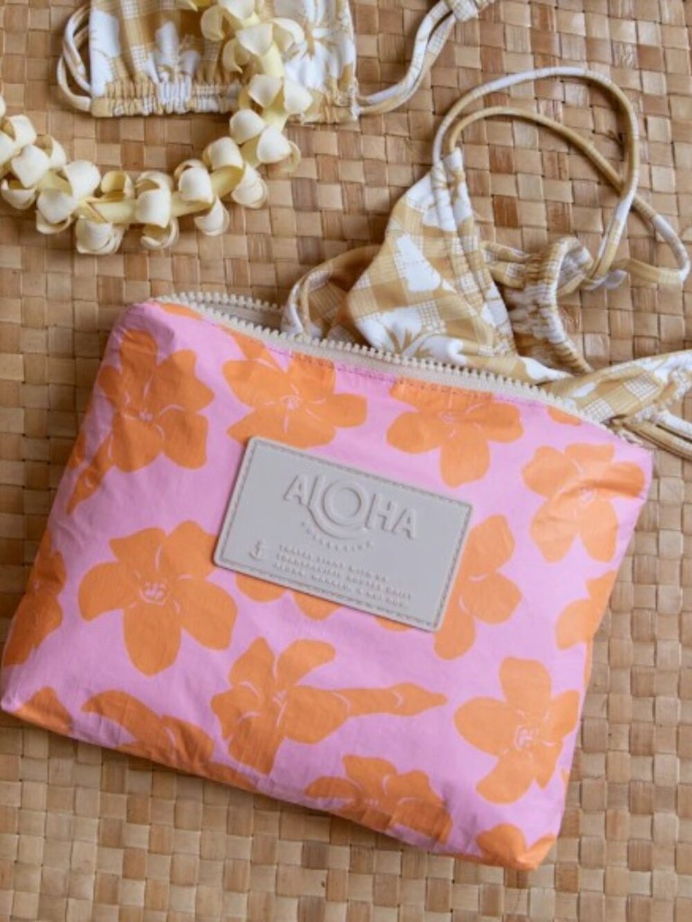 NWT ALOHA Collection🌸Puakenikeni BudsSmall Pouch Pink Orange